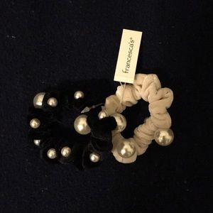 2pack of pearl scrunchies NWT